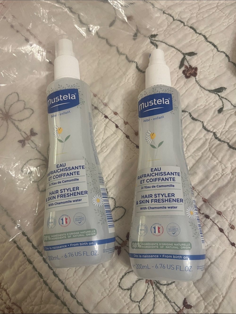 Mustela Hair Styler & Skin Freshener Spray — White/Blue